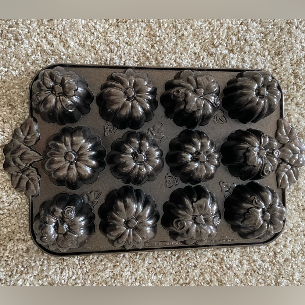 Nordic ware pumpkin patch pan
